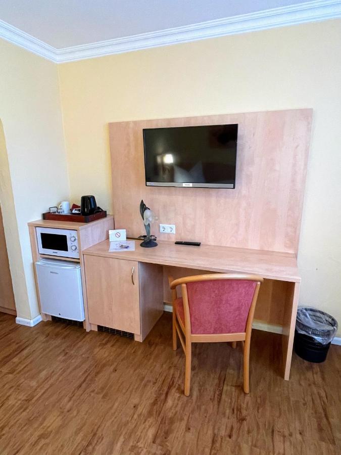 Zum Schwanen Garni Hotel Buggingen Bagian luar foto