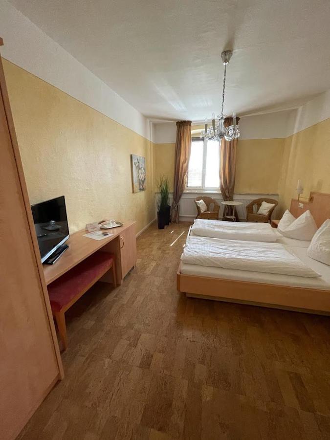 Zum Schwanen Garni Hotel Buggingen Bagian luar foto