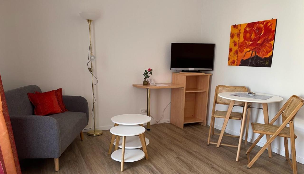 Zum Schwanen Garni Hotel Buggingen Bagian luar foto