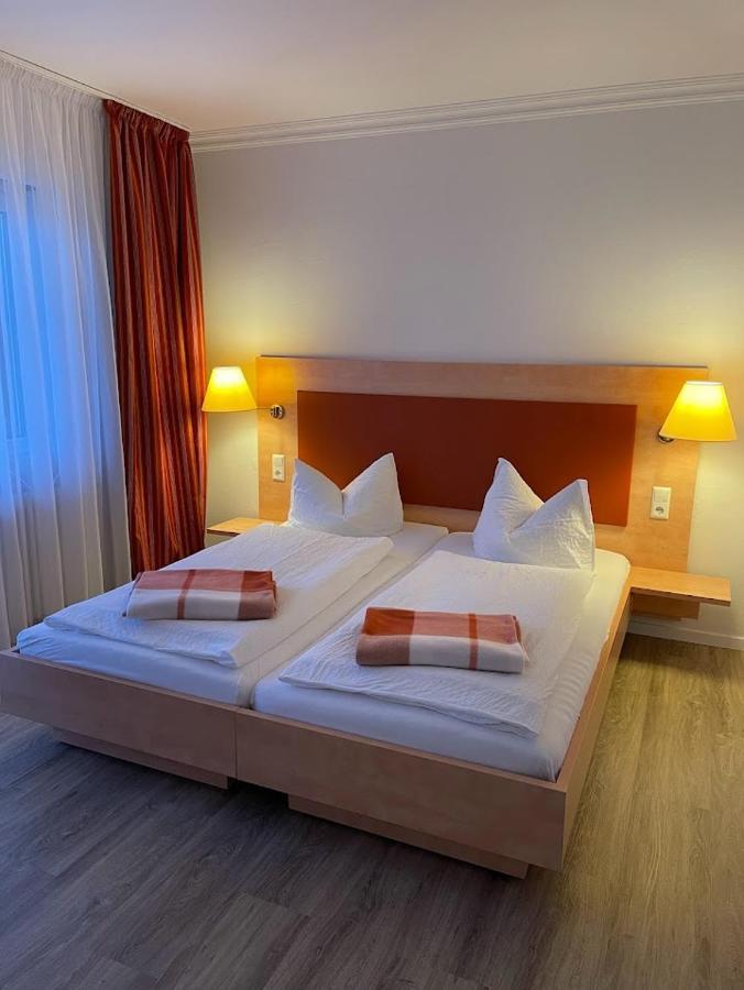 Zum Schwanen Garni Hotel Buggingen Bagian luar foto