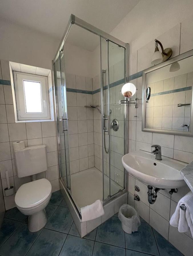 Zum Schwanen Garni Hotel Buggingen Bagian luar foto